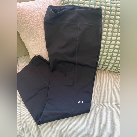 Under Armour Pants - Under Armour Fitted Cold Gear Dark Leggings, Size L